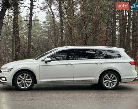 Белый Фольксваген Пассат, объемом двигателя 2 л и пробегом 205 тыс. км за 21955 $, фото 7 на Automoto.ua