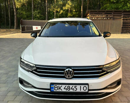 Белый Фольксваген Пассат, объемом двигателя 1.98 л и пробегом 240 тыс. км за 21000 $, фото 3 на Automoto.ua
