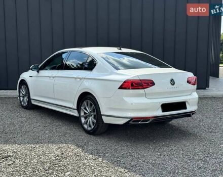 Білий Фольксваген Пассат, об'ємом двигуна 2 л та пробігом 180 тис. км за 28900 $, фото 3 на Automoto.ua