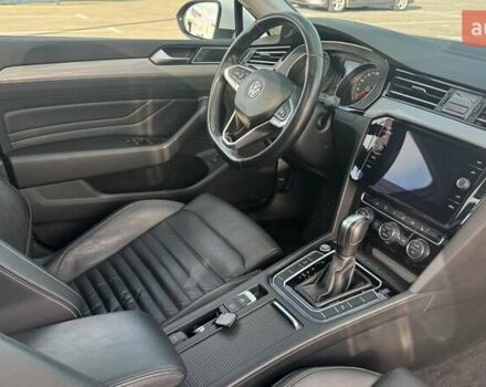 Белый Фольксваген Пассат, объемом двигателя 1.97 л и пробегом 225 тыс. км за 23400 $, фото 56 на Automoto.ua