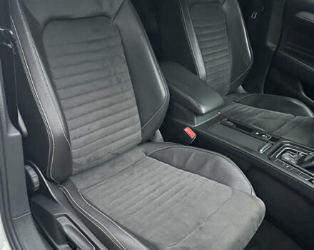 Белый Фольксваген Пассат, объемом двигателя 2 л и пробегом 205 тыс. км за 21955 $, фото 24 на Automoto.ua