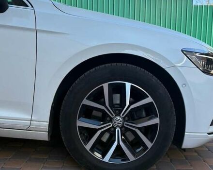 Белый Фольксваген Пассат, объемом двигателя 1.97 л и пробегом 172 тыс. км за 25700 $, фото 4 на Automoto.ua