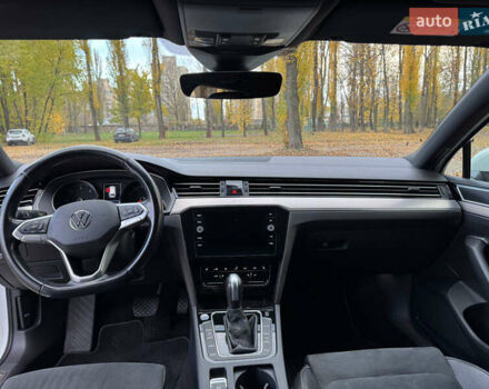 Фольксваген Пассат 2020 в Киеве на Automoto.ua Белый Фольксваген Пассат, объемом двигателя 1.97 л и пробегом 205 тыс. км за 18500 $, фото 13 на Automoto.ua
