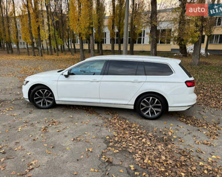 Фольксваген Пассат 2020 в Киеве на Automoto.ua Белый Фольксваген Пассат, объемом двигателя 1.97 л и пробегом 205 тыс. км за 18500 $, фото 5 на Automoto.ua
