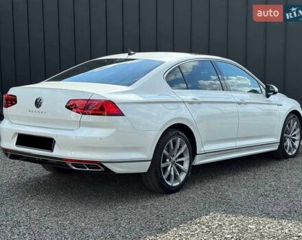 Білий Фольксваген Пассат, об'ємом двигуна 2 л та пробігом 180 тис. км за 28900 $, фото 5 на Automoto.ua