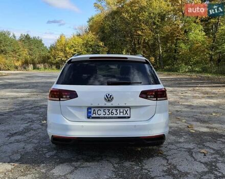 Білий Фольксваген Пассат, об'ємом двигуна 2 л та пробігом 214 тис. км за 18800 $, фото 5 на Automoto.ua