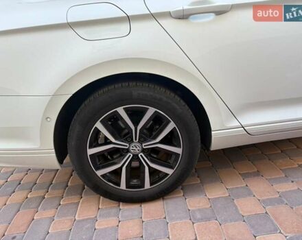 Белый Фольксваген Пассат, объемом двигателя 1.97 л и пробегом 172 тыс. км за 25700 $, фото 6 на Automoto.ua