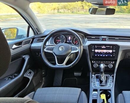 Білий Фольксваген Пассат, об'ємом двигуна 2 л та пробігом 214 тис. км за 18800 $, фото 32 на Automoto.ua