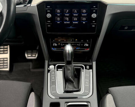 Фольксваген Пассат 2021 у Києві на Automoto.ua Білий Фольксваген Пассат, об'ємом двигуна 2 л та пробігом 107 тис. км за 32450 $, фото 28 на Automoto.ua