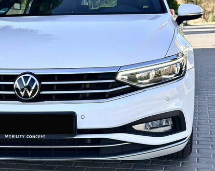 Фольксваген Пассат 2021 в Умани на Automoto.ua Белый Фольксваген Пассат, объемом двигателя 2 л и пробегом 155 тыс. км за 25000 $, фото 21 на Automoto.ua