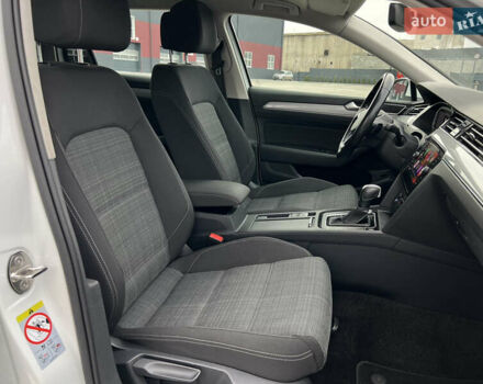 Білий Фольксваген Пассат, об'ємом двигуна 2 л та пробігом 186 тис. км за 21500 $, фото 33 на Automoto.ua