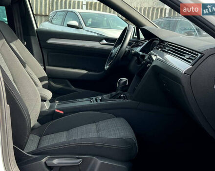 Фольксваген Пассат 2021 в Луцке на Automoto.ua Белый Фольксваген Пассат, объемом двигателя 1.97 л и пробегом 225 тыс. км за 25122 $, фото 27 на Automoto.ua