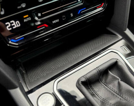 Фольксваген Пассат 2021 у Києві на Automoto.ua Білий Фольксваген Пассат, об'ємом двигуна 2 л та пробігом 107 тис. км за 32450 $, фото 36 на Automoto.ua