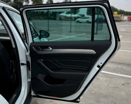 Фольксваген Пассат 2021 у Києві на Automoto.ua Білий Фольксваген Пассат, об'ємом двигуна 2 л та пробігом 107 тис. км за 32450 $, фото 47 на Automoto.ua