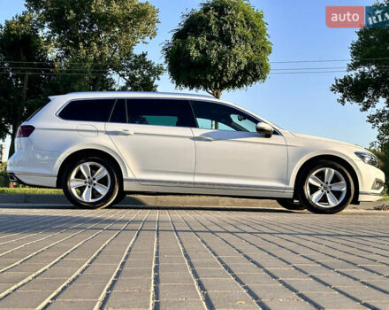 Фольксваген Пассат 2021 в Умани на Automoto.ua Белый Фольксваген Пассат, объемом двигателя 2 л и пробегом 155 тыс. км за 25000 $, фото 19 на Automoto.ua