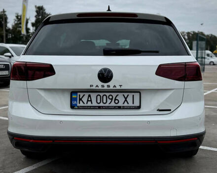 Фольксваген Пассат 2021 у Києві на Automoto.ua Білий Фольксваген Пассат, об'ємом двигуна 2 л та пробігом 107 тис. км за 32450 $, фото 3 на Automoto.ua