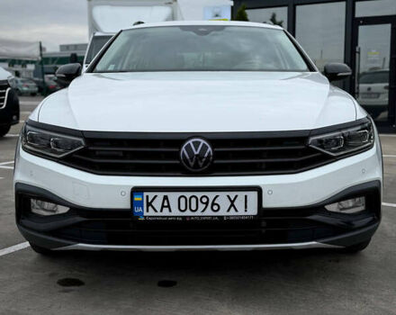 Фольксваген Пассат 2021 у Києві на Automoto.ua Білий Фольксваген Пассат, об'ємом двигуна 2 л та пробігом 107 тис. км за 32450 $, фото 7 на Automoto.ua