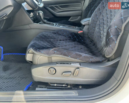 Білий Фольксваген Пассат, об'ємом двигуна 1.97 л та пробігом 226 тис. км за 23900 $, фото 20 на Automoto.ua