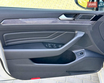 Фольксваген Пассат 2021 в Умани на Automoto.ua Белый Фольксваген Пассат, объемом двигателя 2 л и пробегом 155 тыс. км за 25000 $, фото 39 на Automoto.ua