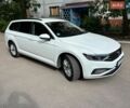 Белый Фольксваген Пассат, объемом двигателя 2 л и пробегом 210 тыс. км за 18500 $, фото 1 на Automoto.ua