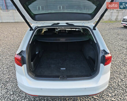 Белый Фольксваген Пассат, объемом двигателя 2 л и пробегом 202 тыс. км за 24999 $, фото 63 на Automoto.ua