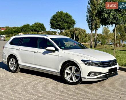 Фольксваген Пассат 2021 в Умани на Automoto.ua Белый Фольксваген Пассат, объемом двигателя 2 л и пробегом 155 тыс. км за 25000 $, фото 6 на Automoto.ua