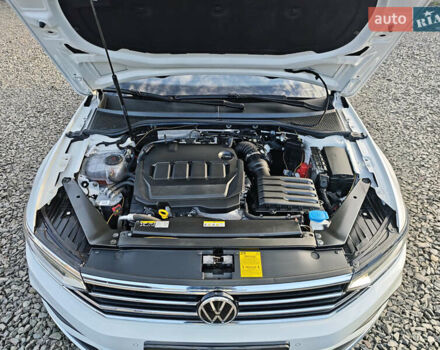 Белый Фольксваген Пассат, объемом двигателя 2 л и пробегом 202 тыс. км за 24999 $, фото 71 на Automoto.ua