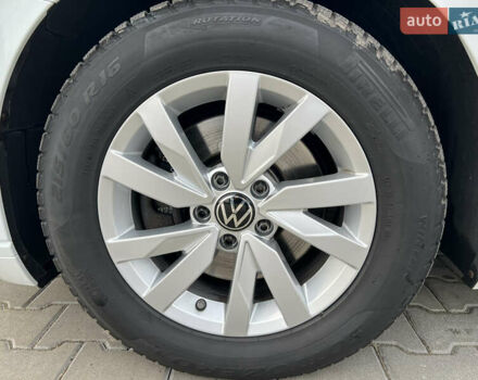 Білий Фольксваген Пассат, об'ємом двигуна 2 л та пробігом 186 тис. км за 21500 $, фото 19 на Automoto.ua