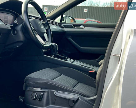 Фольксваген Пассат 2021 в Луцке на Automoto.ua Белый Фольксваген Пассат, объемом двигателя 1.97 л и пробегом 225 тыс. км за 25122 $, фото 12 на Automoto.ua