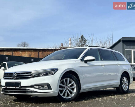 Фольксваген Пассат 2021 в Луцке на Automoto.ua Белый Фольксваген Пассат, объемом двигателя 1.97 л и пробегом 225 тыс. км за 25122 $, фото 3 на Automoto.ua