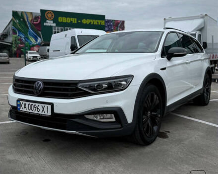 Фольксваген Пассат 2021 у Києві на Automoto.ua Білий Фольксваген Пассат, об'ємом двигуна 2 л та пробігом 107 тис. км за 32450 $, фото 6 на Automoto.ua