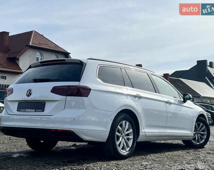 Фольксваген Пассат 2021 в Луцке на Automoto.ua Белый Фольксваген Пассат, объемом двигателя 1.97 л и пробегом 225 тыс. км за 25122 $, фото 6 на Automoto.ua
