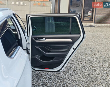 Белый Фольксваген Пассат, объемом двигателя 2 л и пробегом 202 тыс. км за 24999 $, фото 67 на Automoto.ua