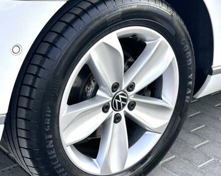 Фольксваген Пассат 2021 в Умани на Automoto.ua Белый Фольксваген Пассат, объемом двигателя 2 л и пробегом 155 тыс. км за 25000 $, фото 16 на Automoto.ua