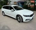 Белый Фольксваген Пассат, объемом двигателя 2 л и пробегом 210 тыс. км за 19999 $, фото 1 на Automoto.ua