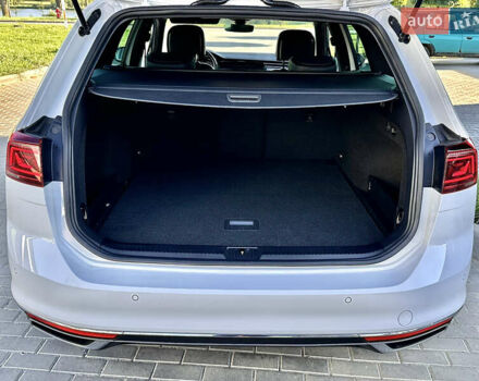 Фольксваген Пассат 2021 в Умани на Automoto.ua Белый Фольксваген Пассат, объемом двигателя 2 л и пробегом 155 тыс. км за 25000 $, фото 53 на Automoto.ua