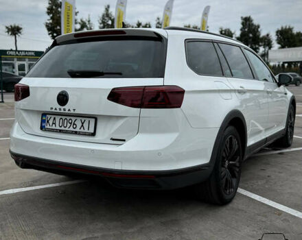 Фольксваген Пассат 2021 у Києві на Automoto.ua Білий Фольксваген Пассат, об'ємом двигуна 2 л та пробігом 107 тис. км за 32450 $, фото 2 на Automoto.ua