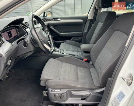 Білий Фольксваген Пассат, об'ємом двигуна 2 л та пробігом 186 тис. км за 21500 $, фото 38 на Automoto.ua