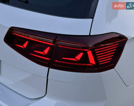 Фольксваген Пассат 2021 в Умани на Automoto.ua Белый Фольксваген Пассат, объемом двигателя 2 л и пробегом 155 тыс. км за 25000 $, фото 29 на Automoto.ua