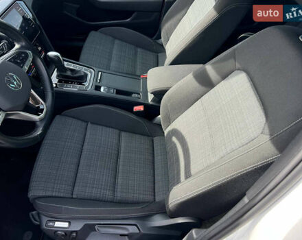 Фольксваген Пассат 2021 в Луцке на Automoto.ua Белый Фольксваген Пассат, объемом двигателя 1.97 л и пробегом 225 тыс. км за 25122 $, фото 15 на Automoto.ua