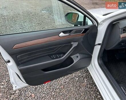 Белый Фольксваген Пассат, объемом двигателя 1.97 л и пробегом 215 тыс. км за 24500 $, фото 21 на Automoto.ua