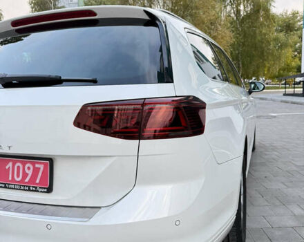 Белый Фольксваген Пассат, объемом двигателя 2 л и пробегом 205 тыс. км за 27500 $, фото 33 на Automoto.ua