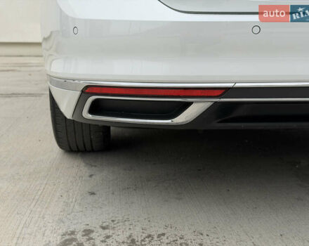 Белый Фольксваген Пассат, объемом двигателя 2 л и пробегом 196 тыс. км за 24999 $, фото 11 на Automoto.ua