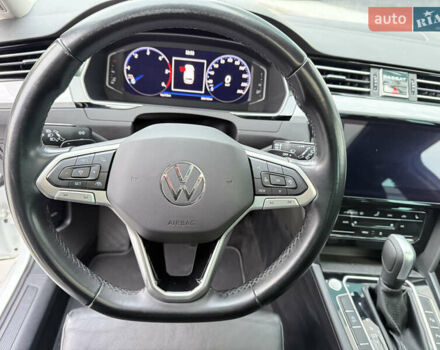 Белый Фольксваген Пассат, объемом двигателя 2 л и пробегом 205 тыс. км за 27500 $, фото 79 на Automoto.ua