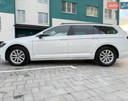 Белый Фольксваген Пассат, объемом двигателя 2 л и пробегом 205 тыс. км за 27500 $, фото 13 на Automoto.ua