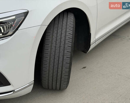 Белый Фольксваген Пассат, объемом двигателя 2 л и пробегом 196 тыс. км за 24999 $, фото 14 на Automoto.ua