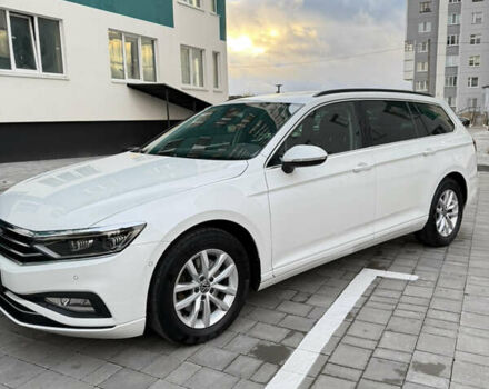 Белый Фольксваген Пассат, объемом двигателя 2 л и пробегом 205 тыс. км за 27500 $, фото 10 на Automoto.ua