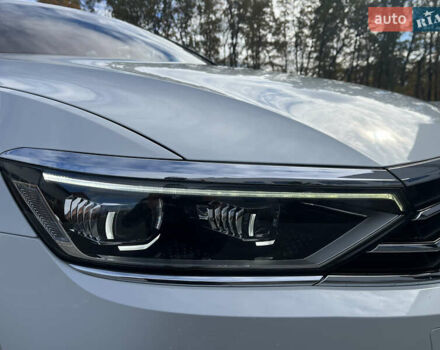 Белый Фольксваген Пассат, объемом двигателя 1.97 л и пробегом 168 тыс. км за 27349 $, фото 21 на Automoto.ua