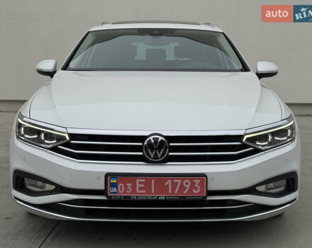 Белый Фольксваген Пассат, объемом двигателя 2 л и пробегом 196 тыс. км за 24999 $, фото 2 на Automoto.ua