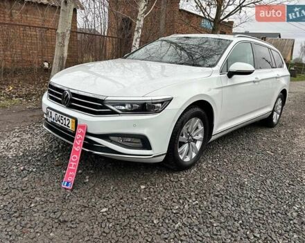 Белый Фольксваген Пассат, объемом двигателя 1.97 л и пробегом 215 тыс. км за 24500 $, фото 1 на Automoto.ua